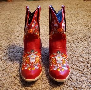 Cowgirl embroidered boots